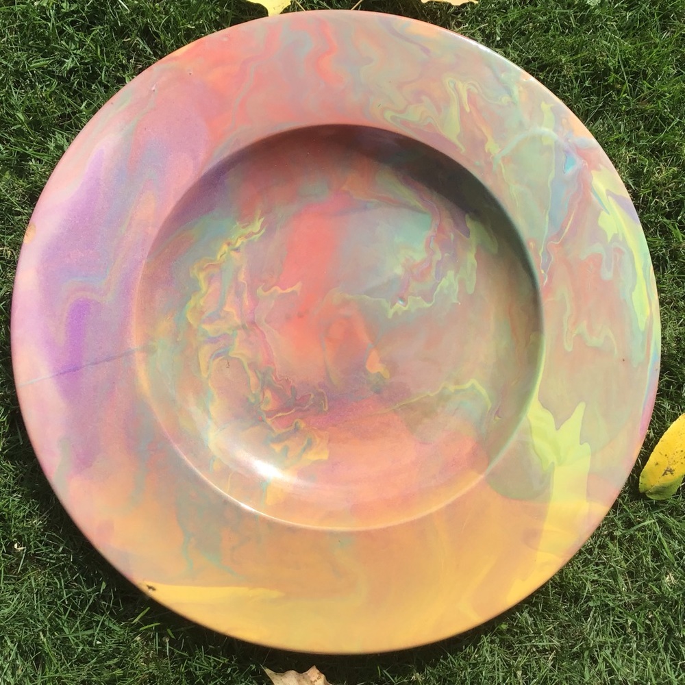 Emprise Ishkabibble Centerpiece Plate Charger Display